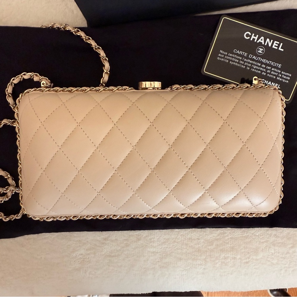 CHANEL Beige Quilted Evening Bag - Picture 5 of 13